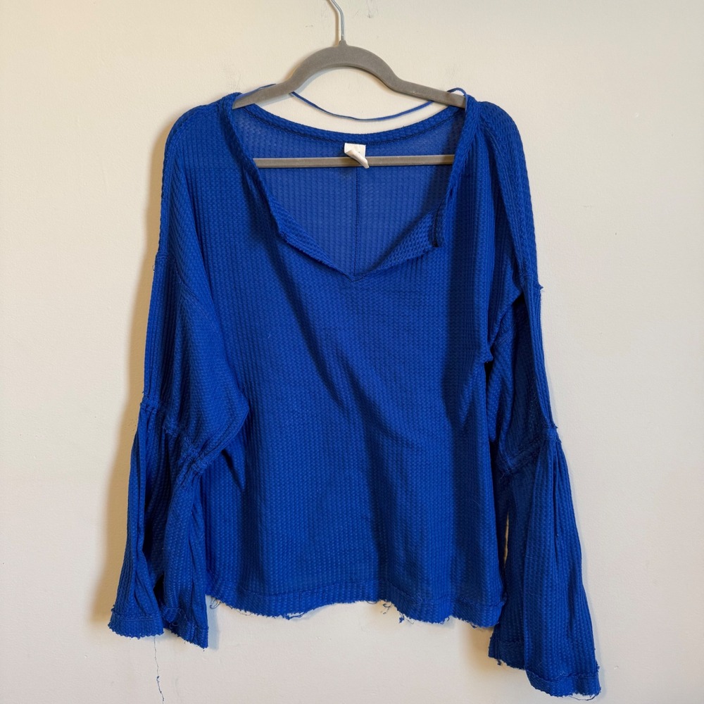 We The Free People Royal Blue Waffle Knit Thermal V-Neck Bell Sleeve Top M